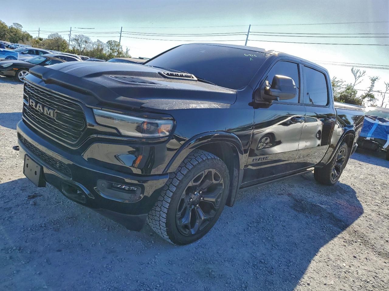 منظر 2021 RAM 1500 LIMITED، زاوية 1