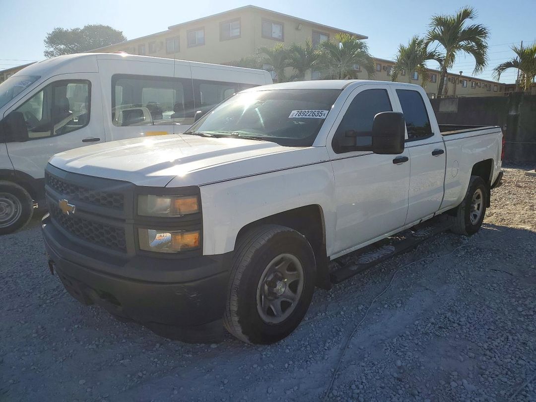 Вид 2014 CHEVROLET SILVERADO C1500, угол 1