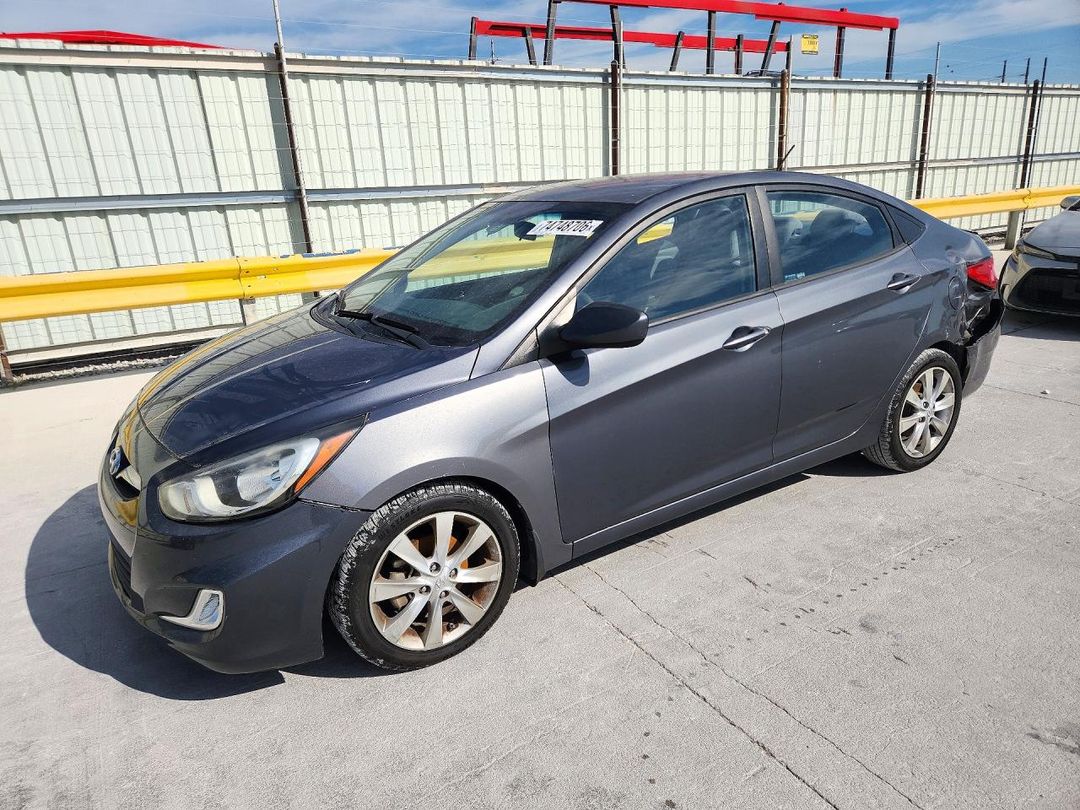Vue de 2012 HYUNDAI ACCENT GLS, angle 1
