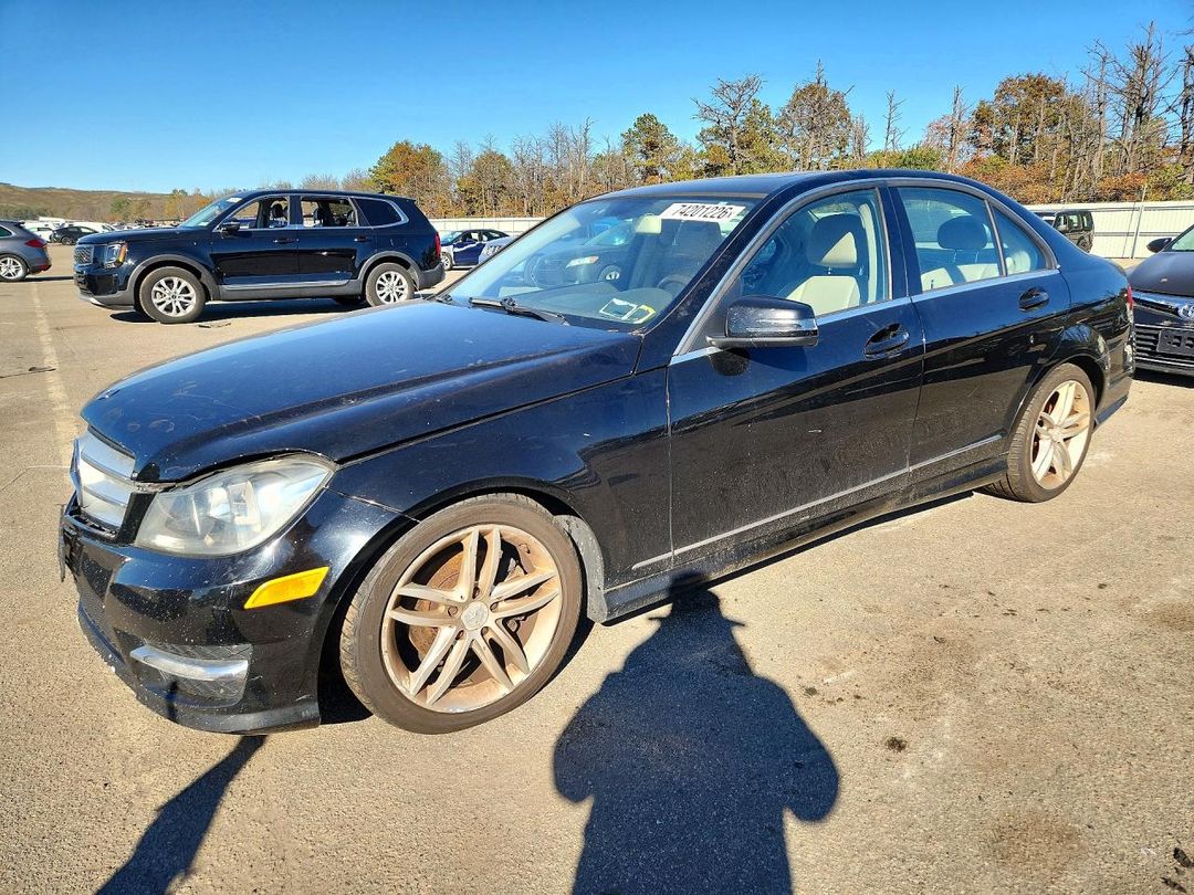 Vista de 2012 MERCEDES-BENZ C 300 4MATIC, ángulo 1