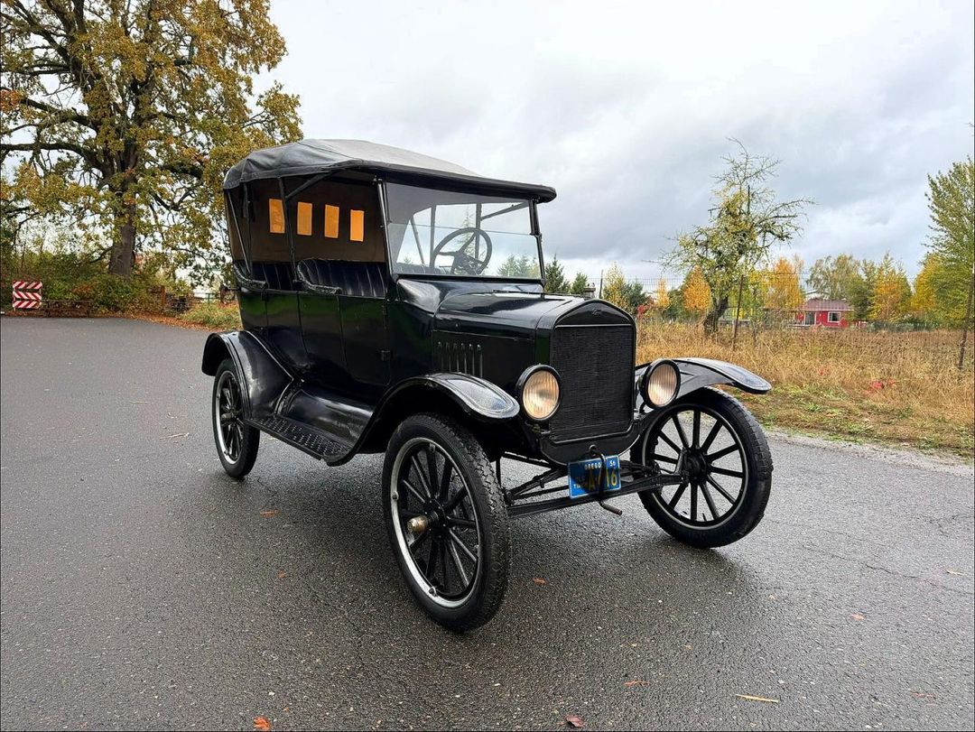 1923 FORD MODEL-T view, angle 1