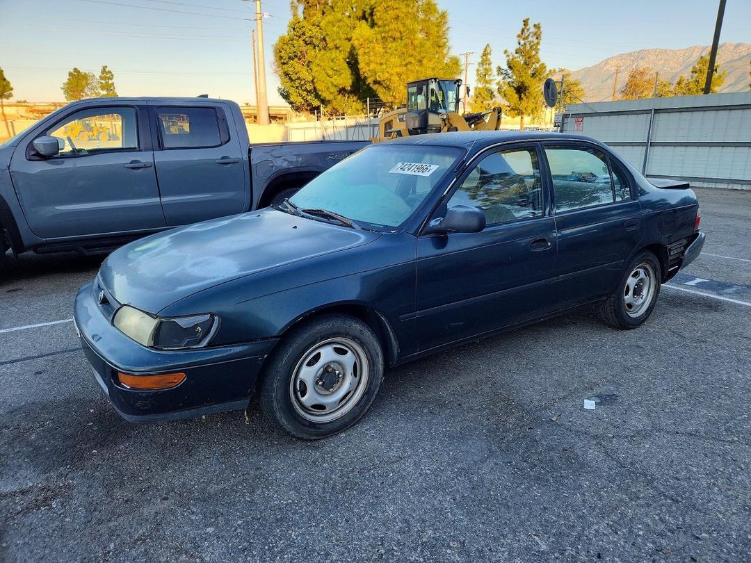 منظر 1996 TOYOTA COROLLA BASE، زاوية 1
