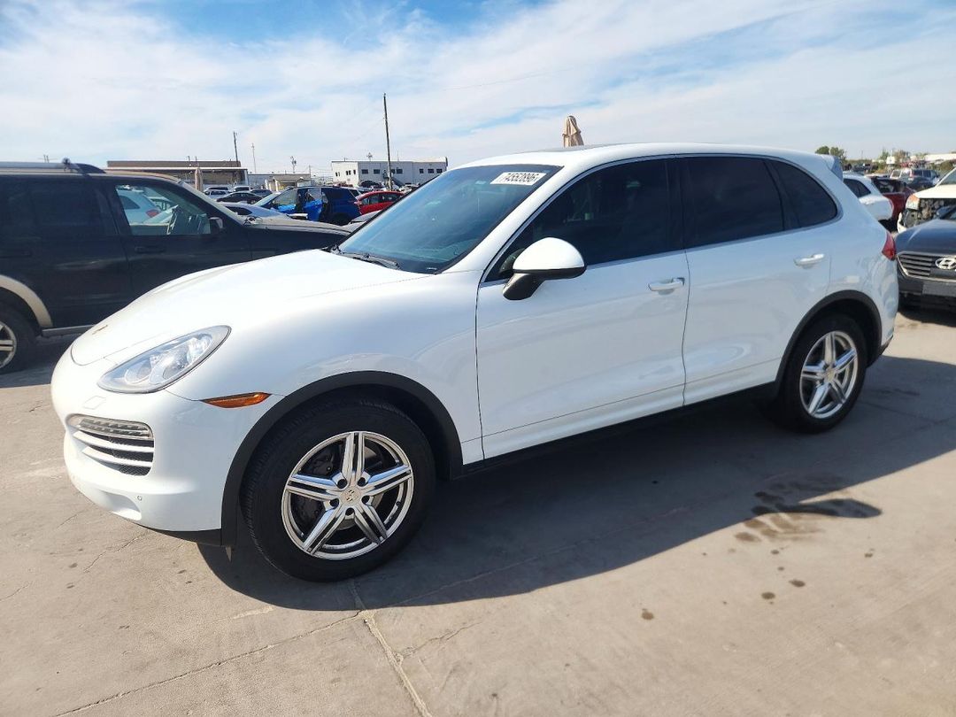 2014 PORSCHE CAYENNE view, angle 1