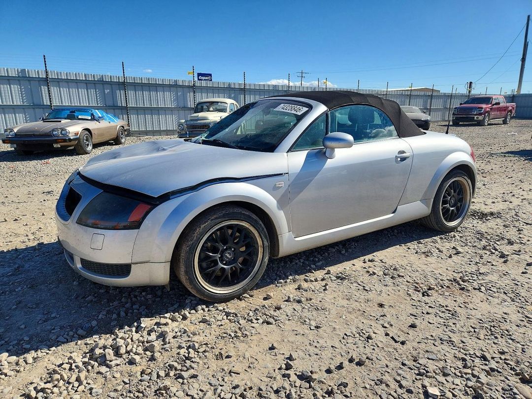 Vue de 2001 AUDI TT, angle 1