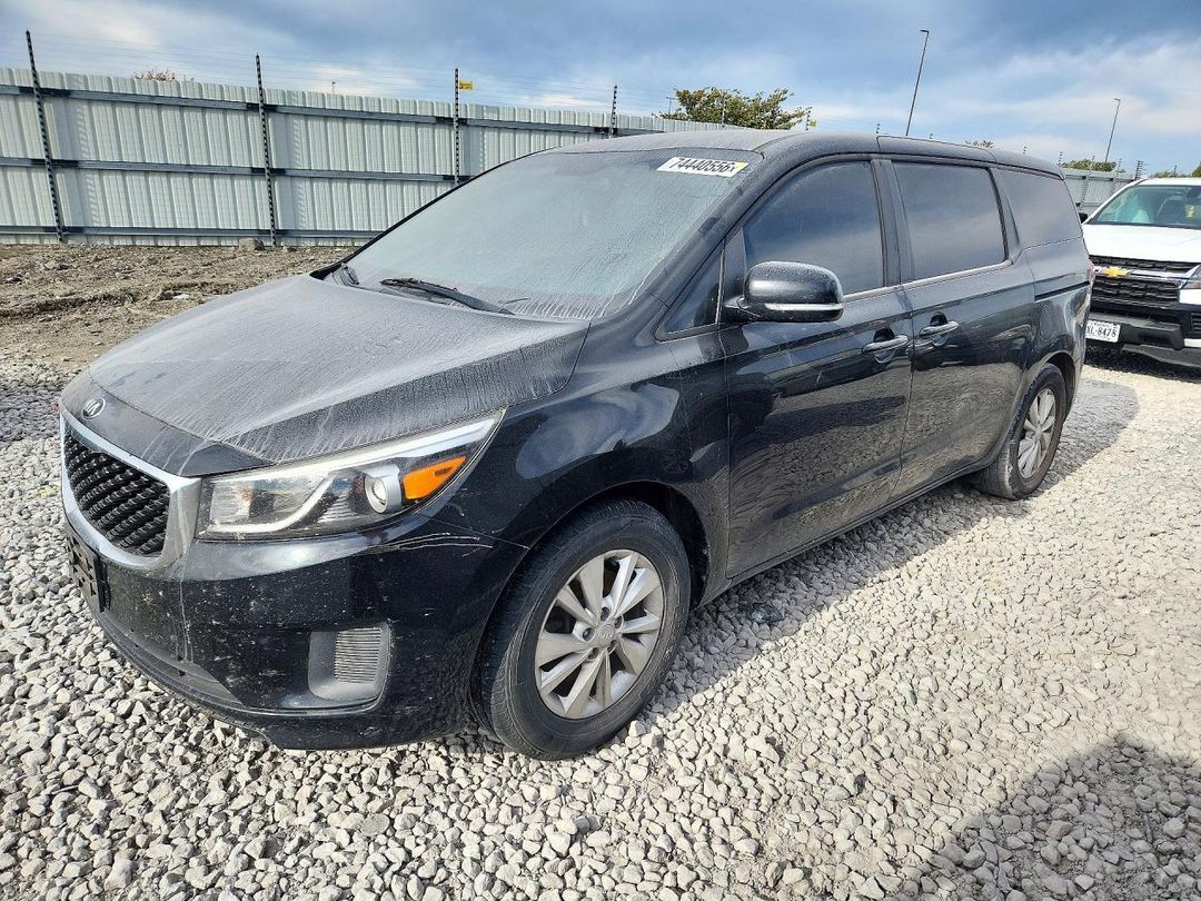 Vue de 2017 KIA SEDONA LX, angle 1