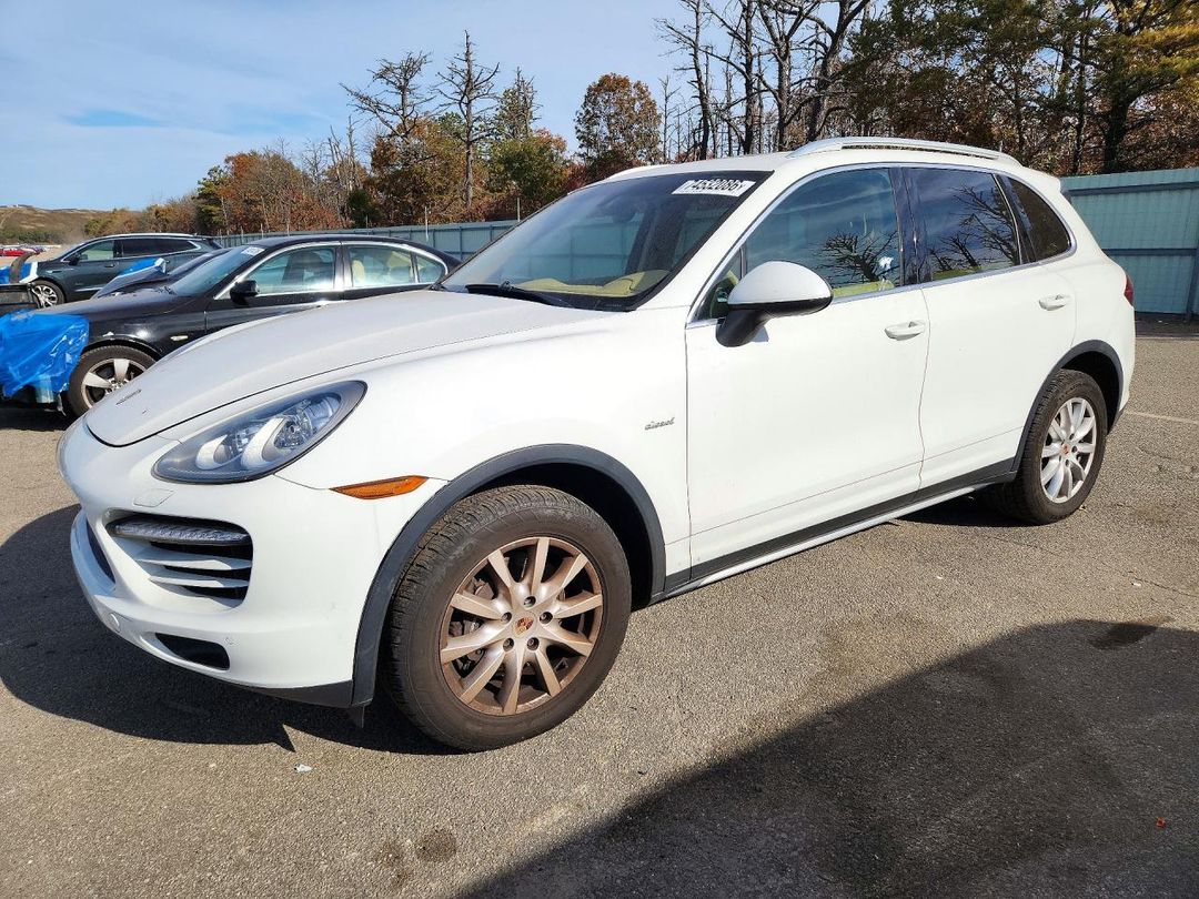 Vista de 2013 PORSCHE CAYENNE, ángulo 1