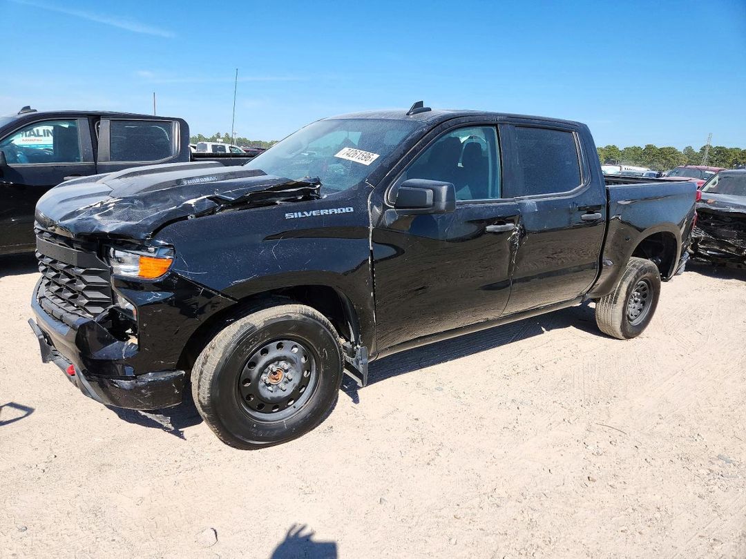 منظر 2025 CHEVROLET SILVERADO K1500 TRAIL BOSS CUSTOM، زاوية 1