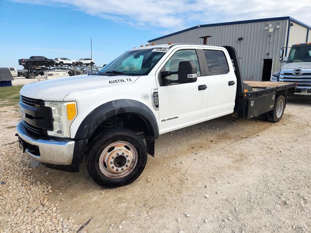 منظر 2017 FORD F450 SUPER، زاوية 1
