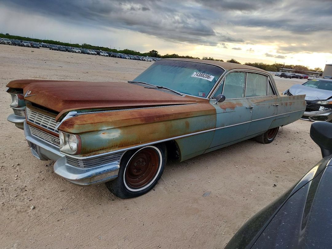 منظر 1964 CADILLAC FLEETWOOD، زاوية 1