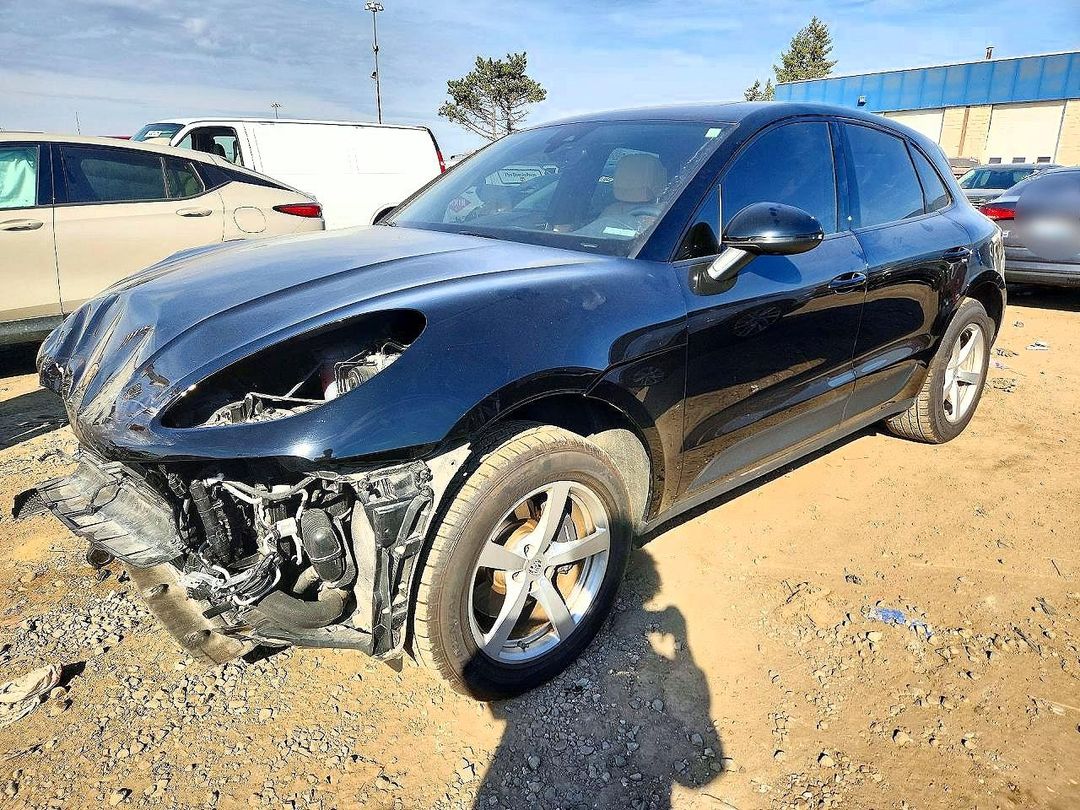 Vue de 2018 PORSCHE MACAN, angle 1