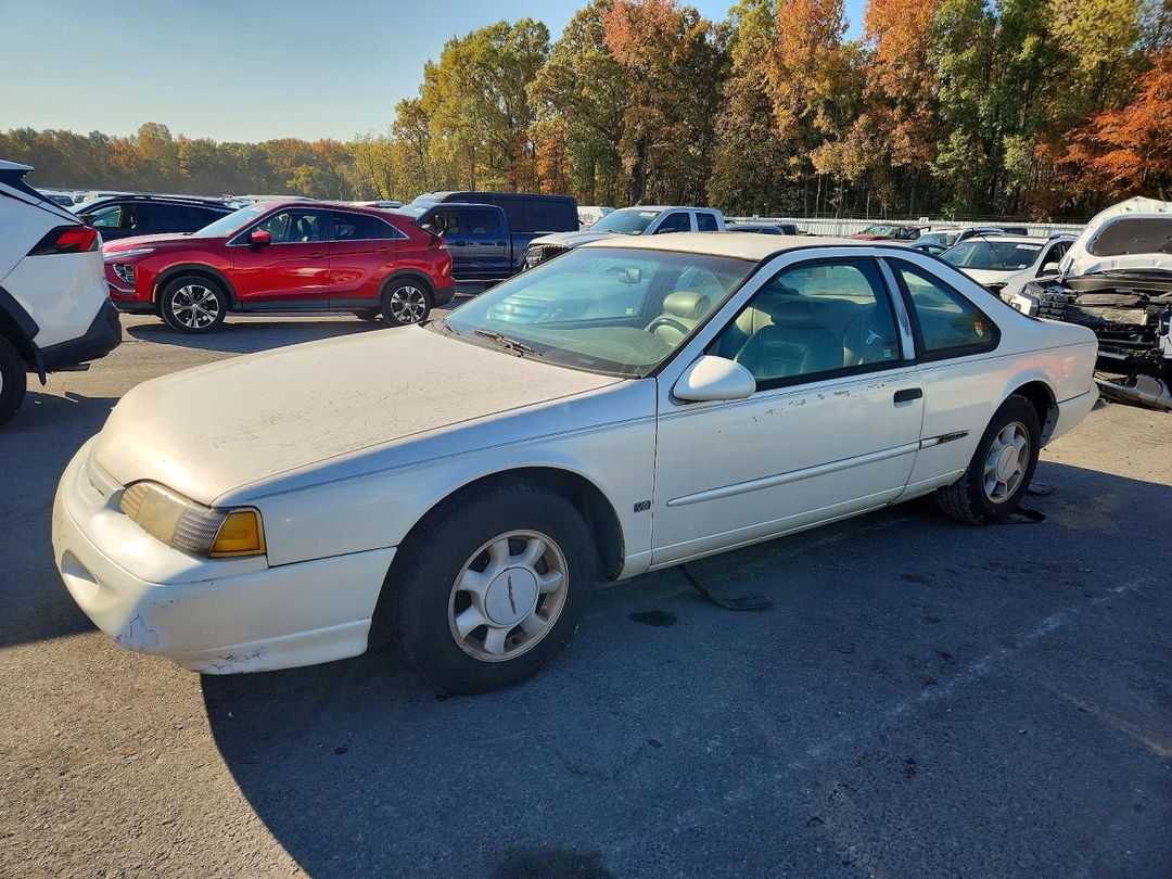 Vue de 1995 FORD THUNDERBIRD LX, angle 1