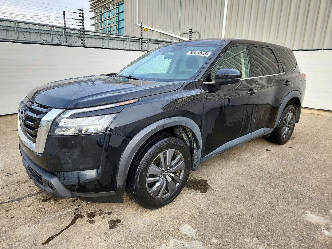 2024 NISSAN PATHFINDER S view, angle 1