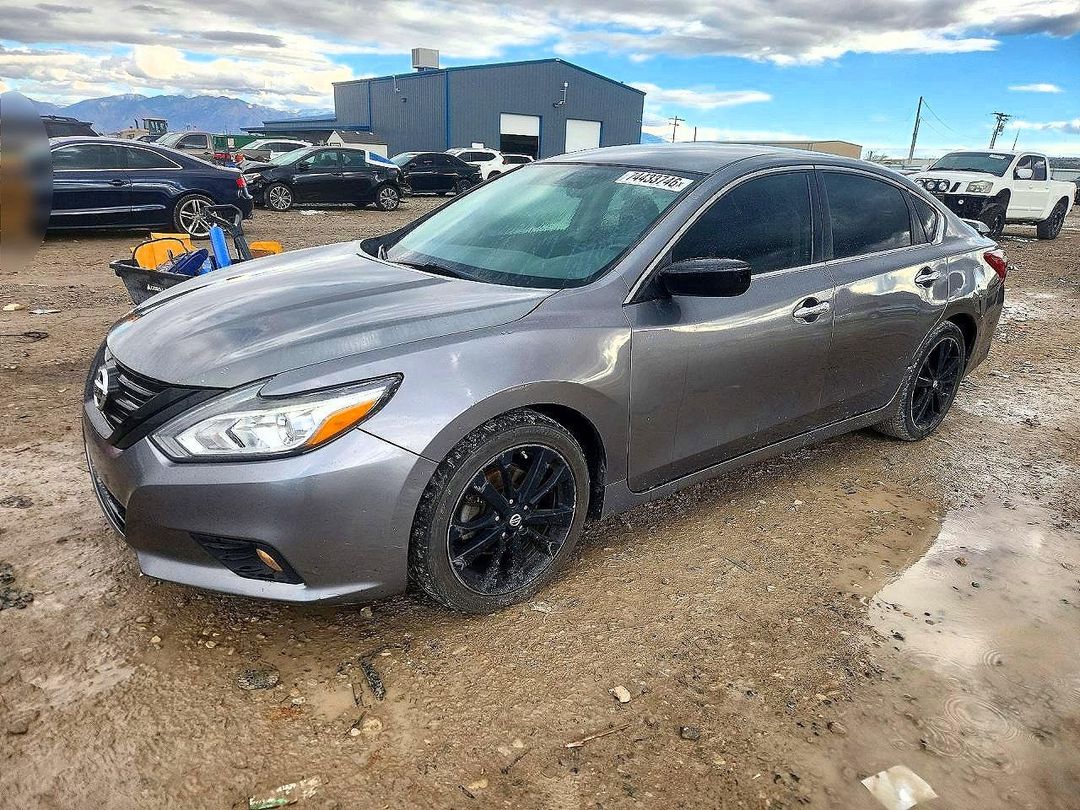 Vue de 2018 NISSAN ALTIMA 2.5 SR, angle 1