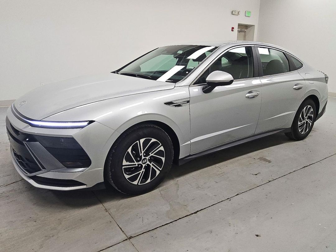 منظر 2026 HYUNDAI SONATA HYBRID BLUE، زاوية 1