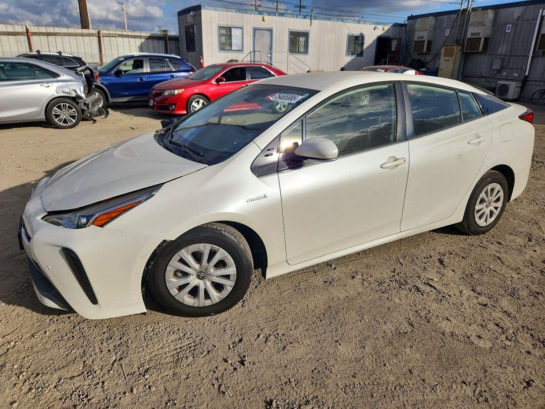 Vista de 2020 TOYOTA PRIUS LE, ángulo 1