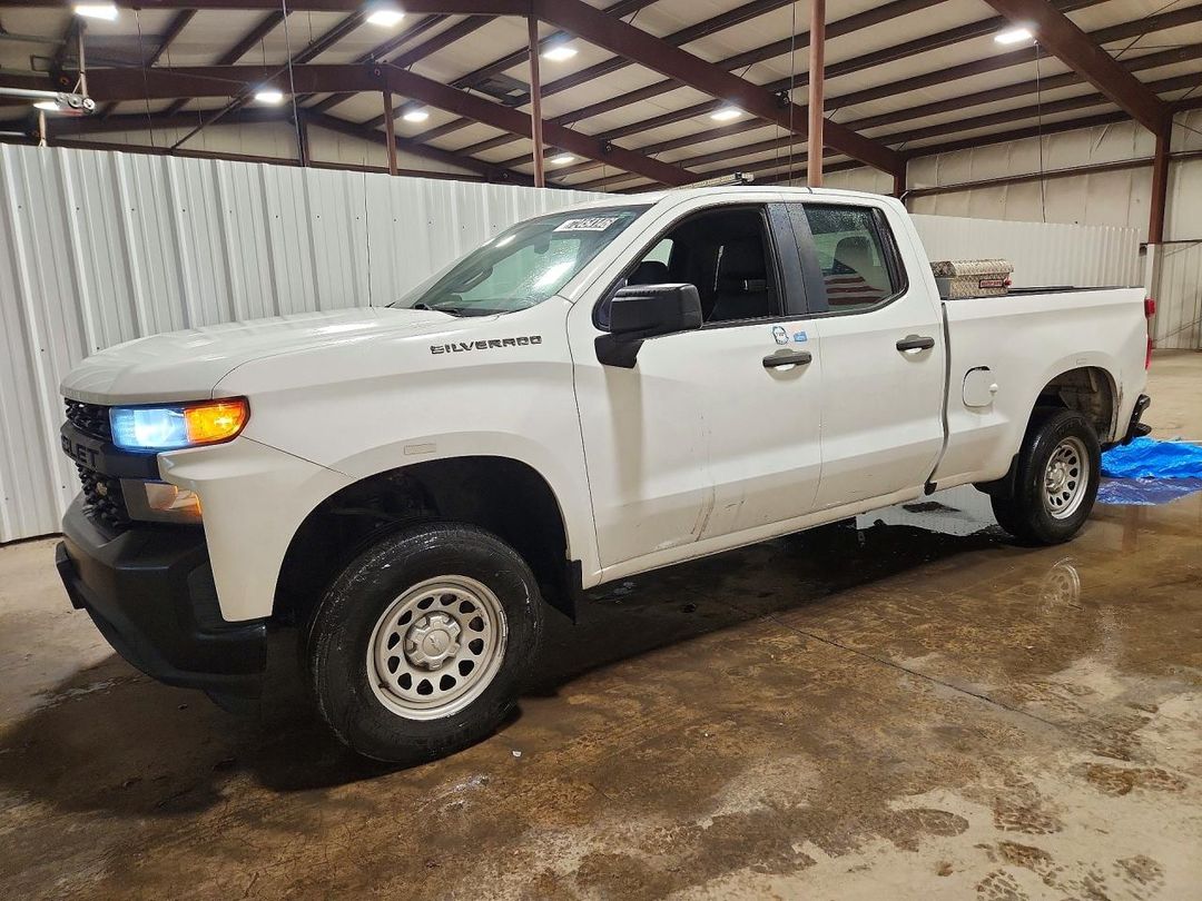 Vue de 2019 CHEVROLET SILVERADO C1500, angle 1