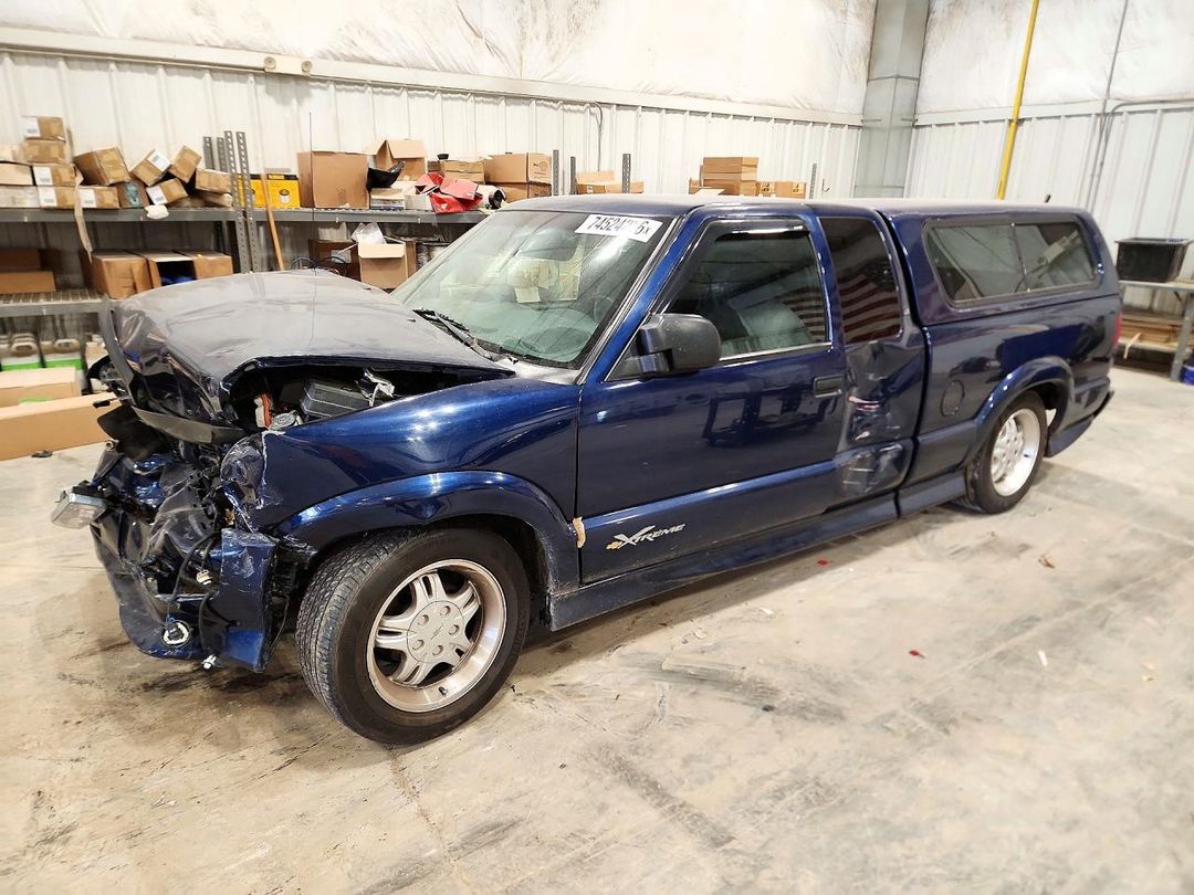 Vista de 2000 CHEVROLET S TRUCK S10, ángulo 1
