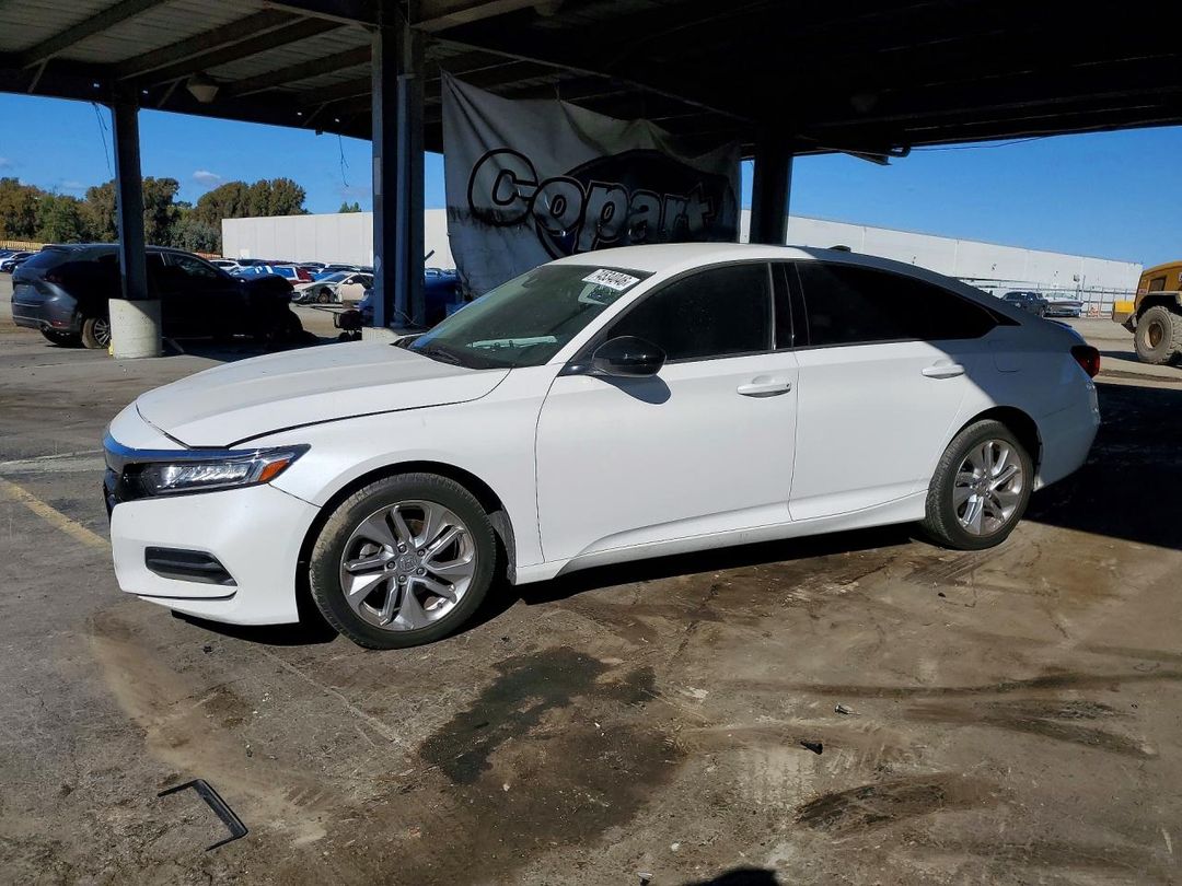 Vue de 2018 HONDA ACCORD LX, angle 1