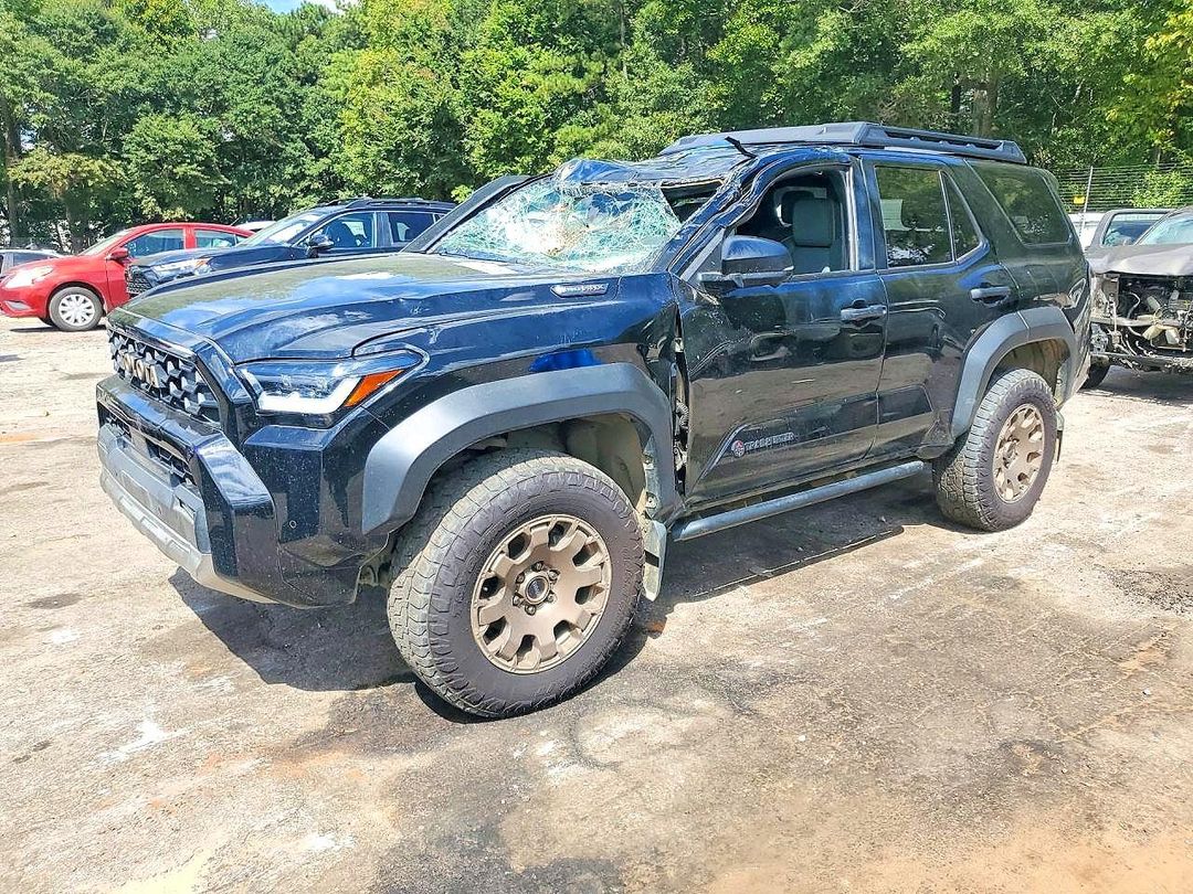 2025 TOYOTA 4RUNNER TRAILHUNTER HV view, angle 1