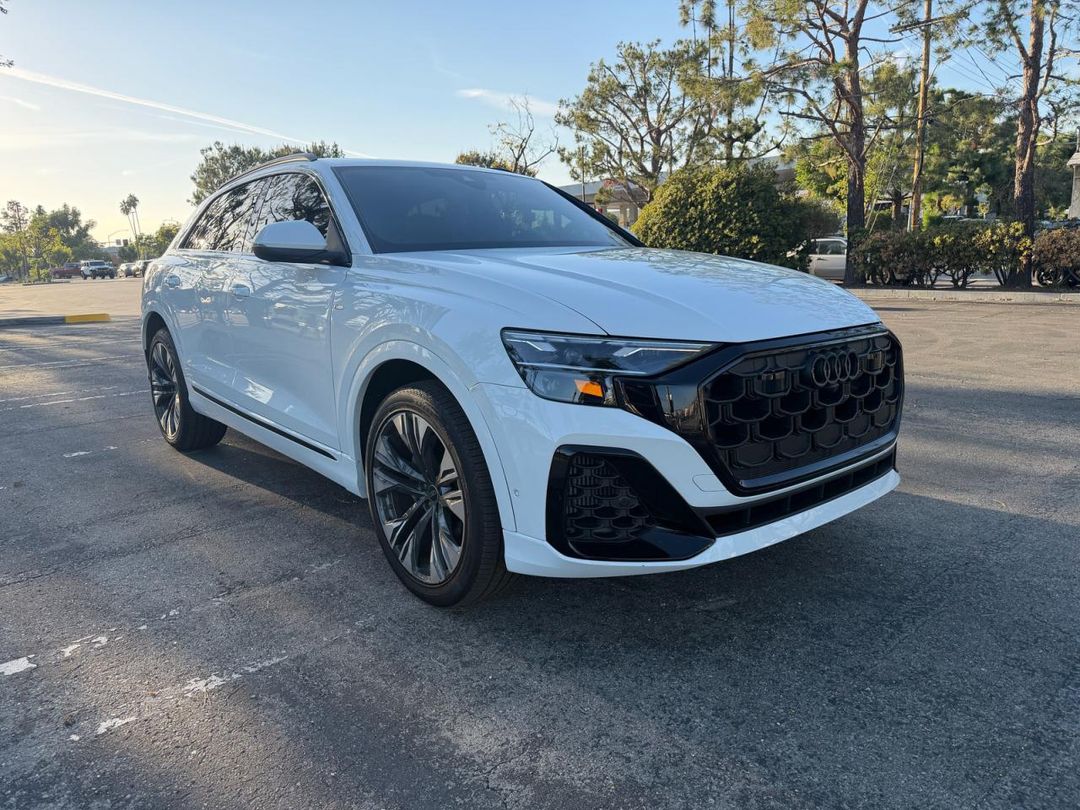 منظر 2025 AUDI Q8 PREMIUM PLUS S-LINE، زاوية 1