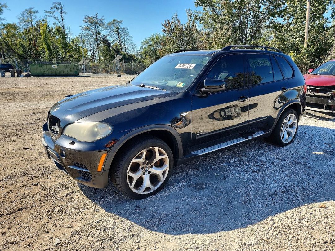 Vue de 2011 BMW X5 XDRIVE35D, angle 1