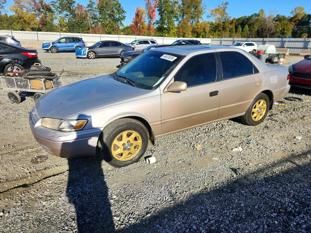 Vista de 1997 TOYOTA CAMRY XLE V6, ángulo 1