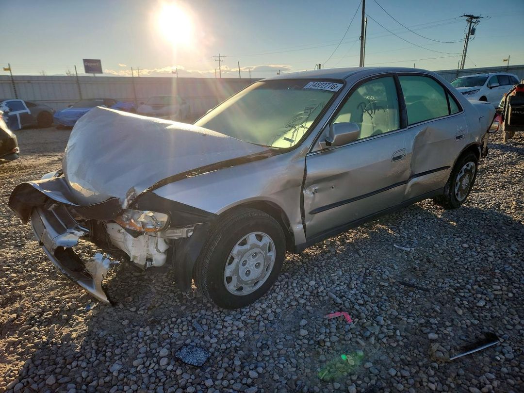 Вид 1999 HONDA ACCORD LX, угол 1