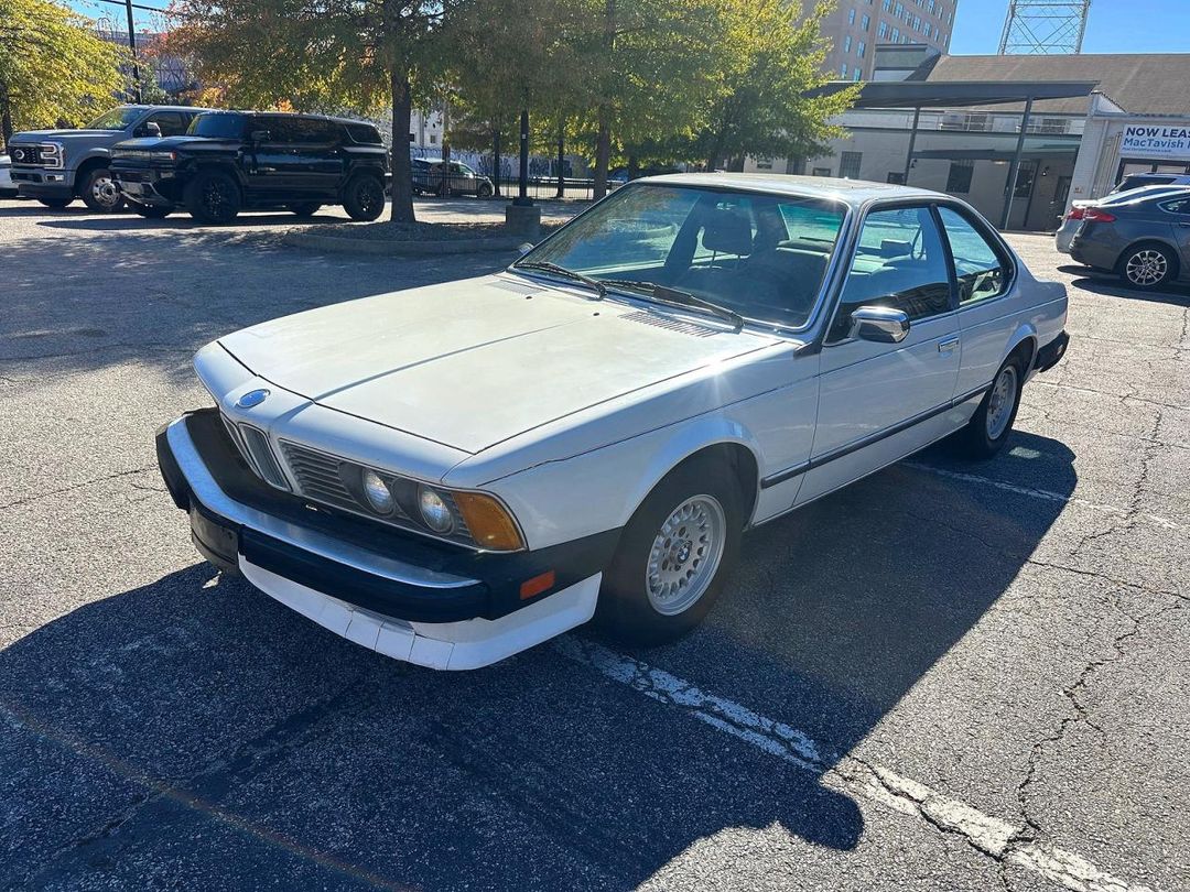 Vue de 1986 BMW 635 CSI AUTOMATIC, angle 1