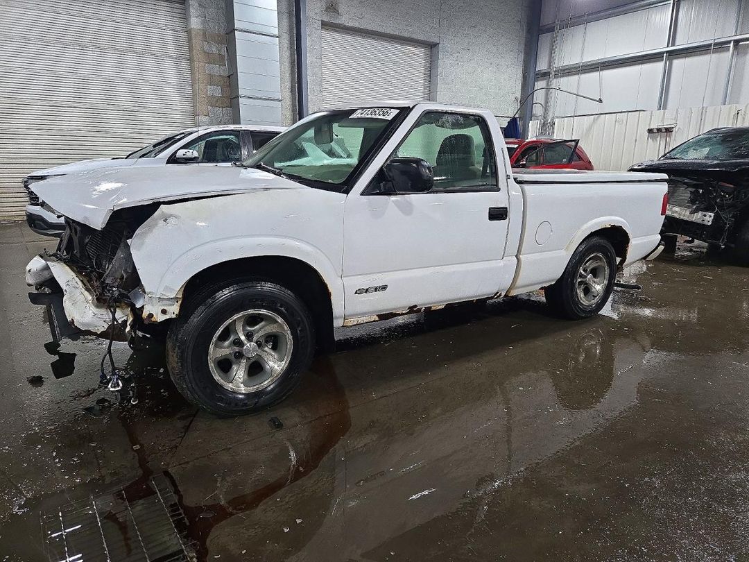 Vista de 1998 CHEVROLET S TRUCK S10, ángulo 1