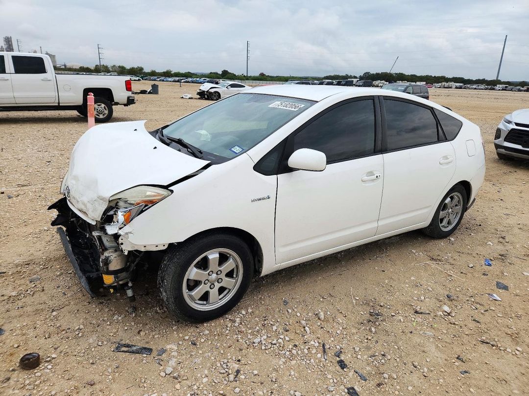 Vue de 2006 TOYOTA PRIUS BASE, angle 1