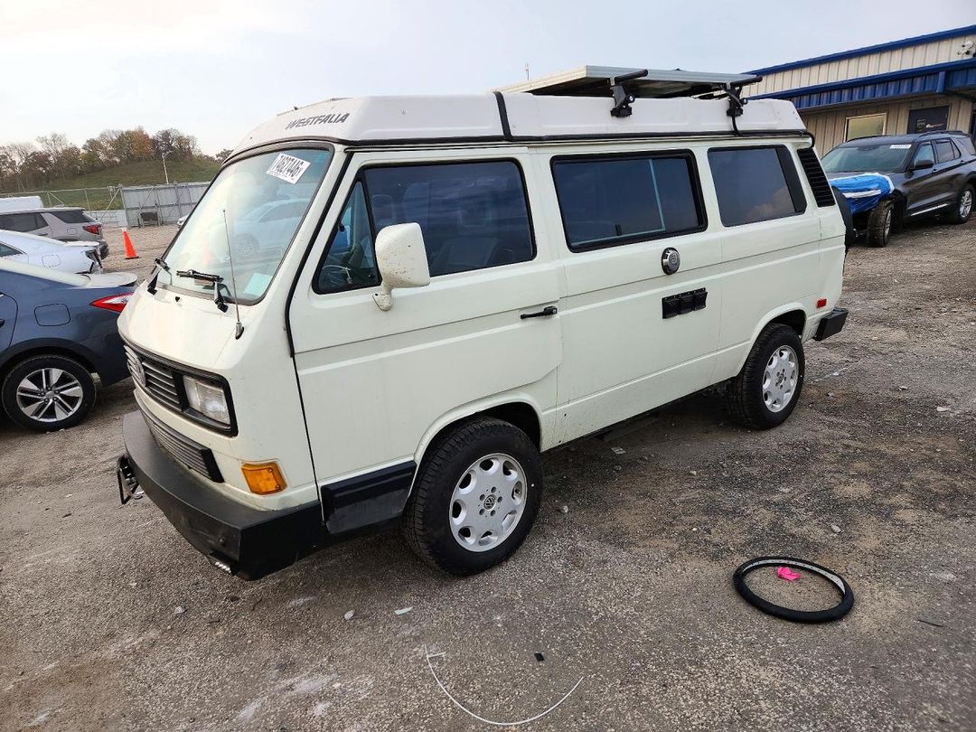 Вид 1991 VOLKSWAGEN VANAGON, угол 1