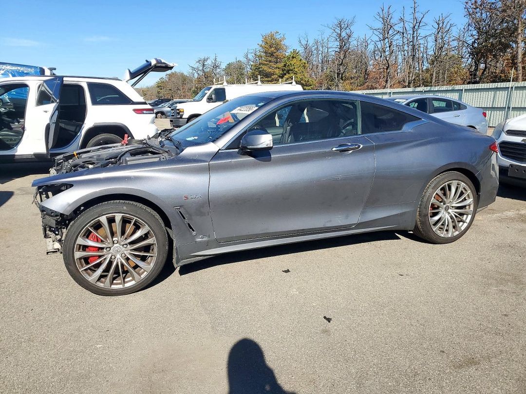 Вид 2017 INFINITI Q60 RED SPORT 400, угол 1