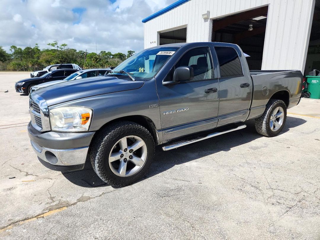 Vue de 2007 DODGE RAM 1500 ST, angle 1