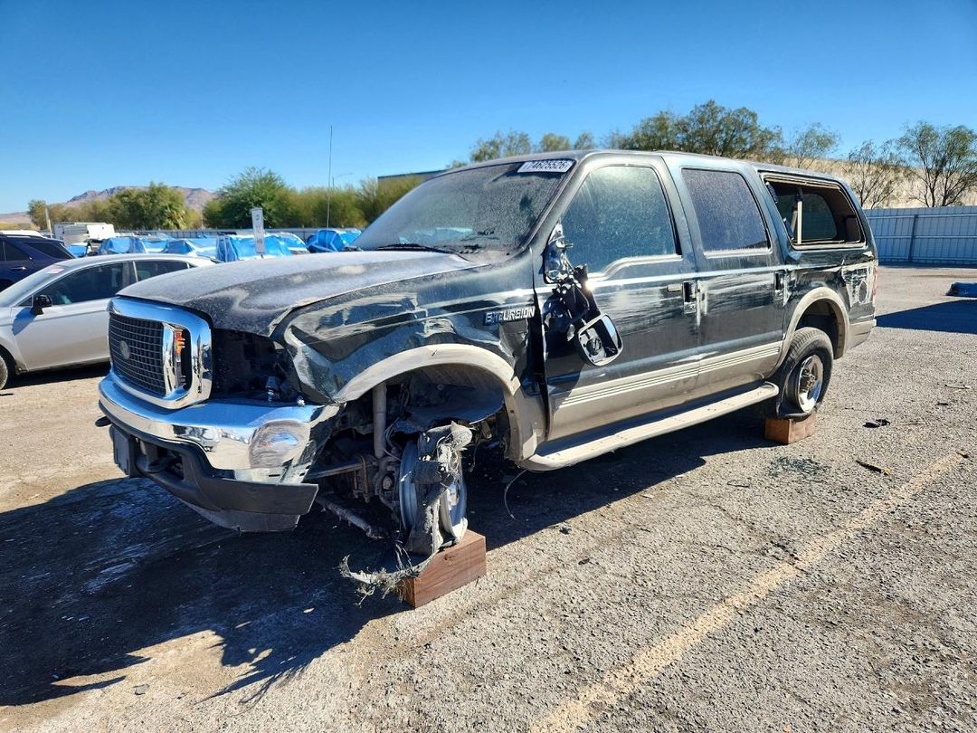 Vista de 2001 FORD EXCURSION LIMITED, ángulo 1