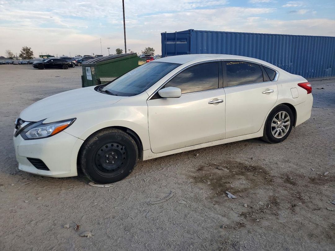 Vue de 2017 NISSAN ALTIMA 2.5 S, angle 1