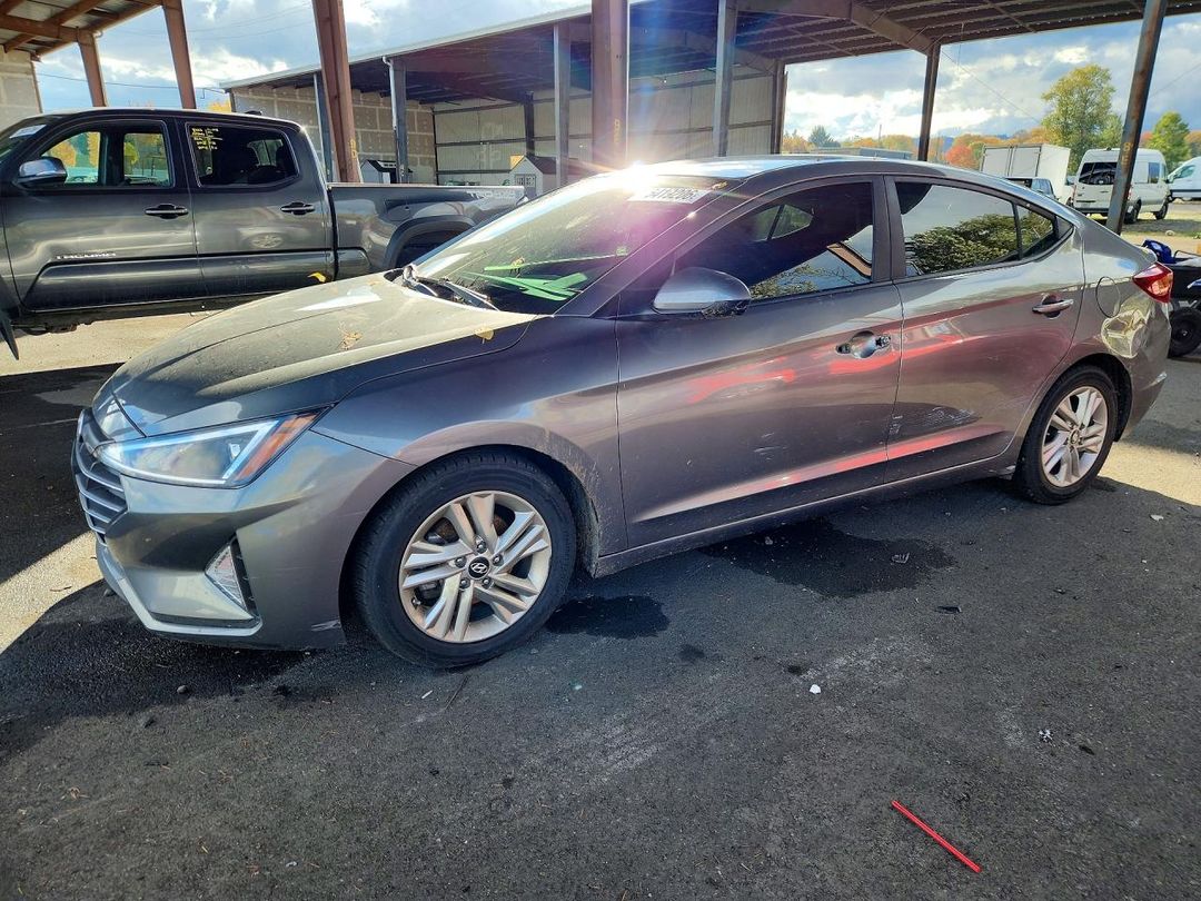 منظر 2019 HYUNDAI ELANTRA SEL، زاوية 1