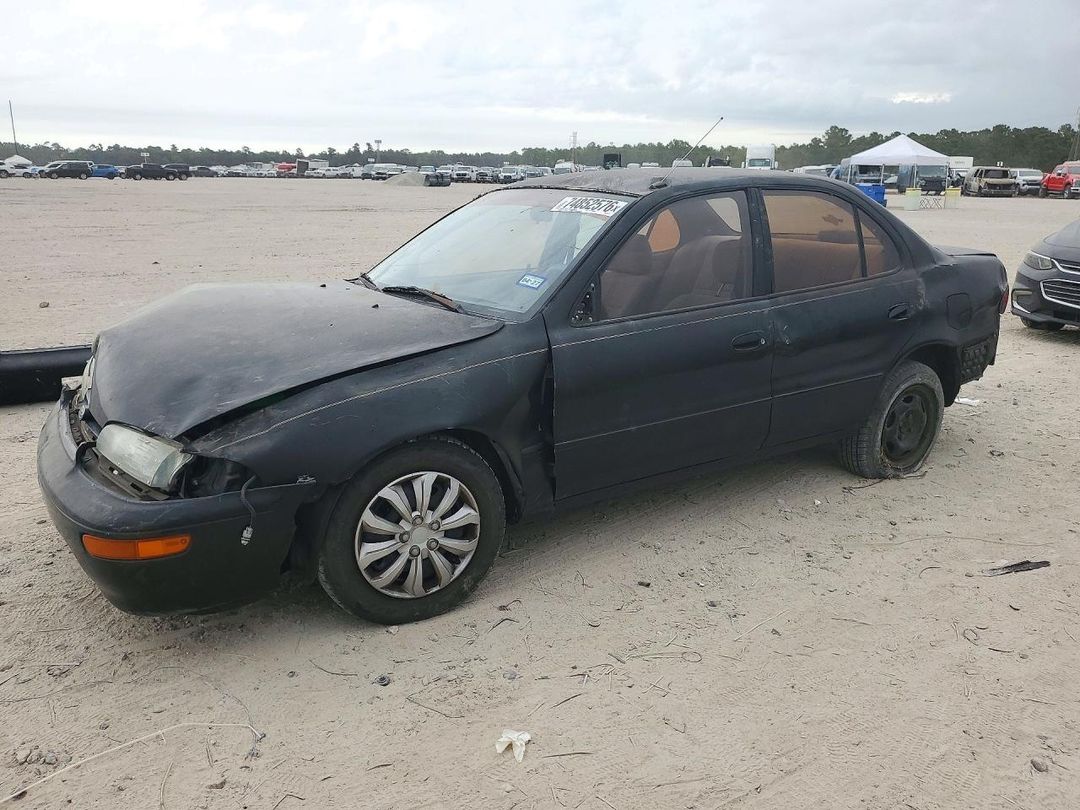 Вид 1997 GEO PRIZM BASE, угол 1