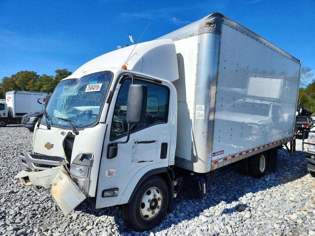 Vue de 2023 CHEVROLET 4500HD - DELIVERY TRUCK, angle 1