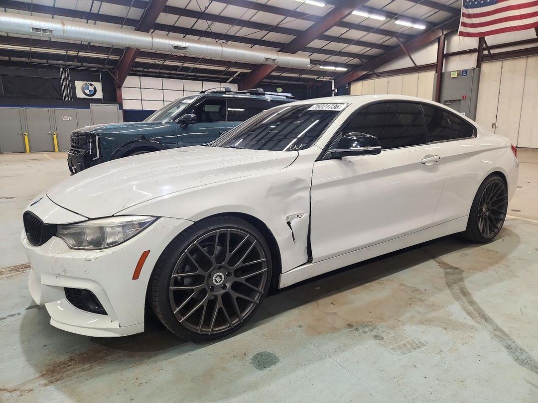 Vista de 2014 BMW 428 I, ángulo 1