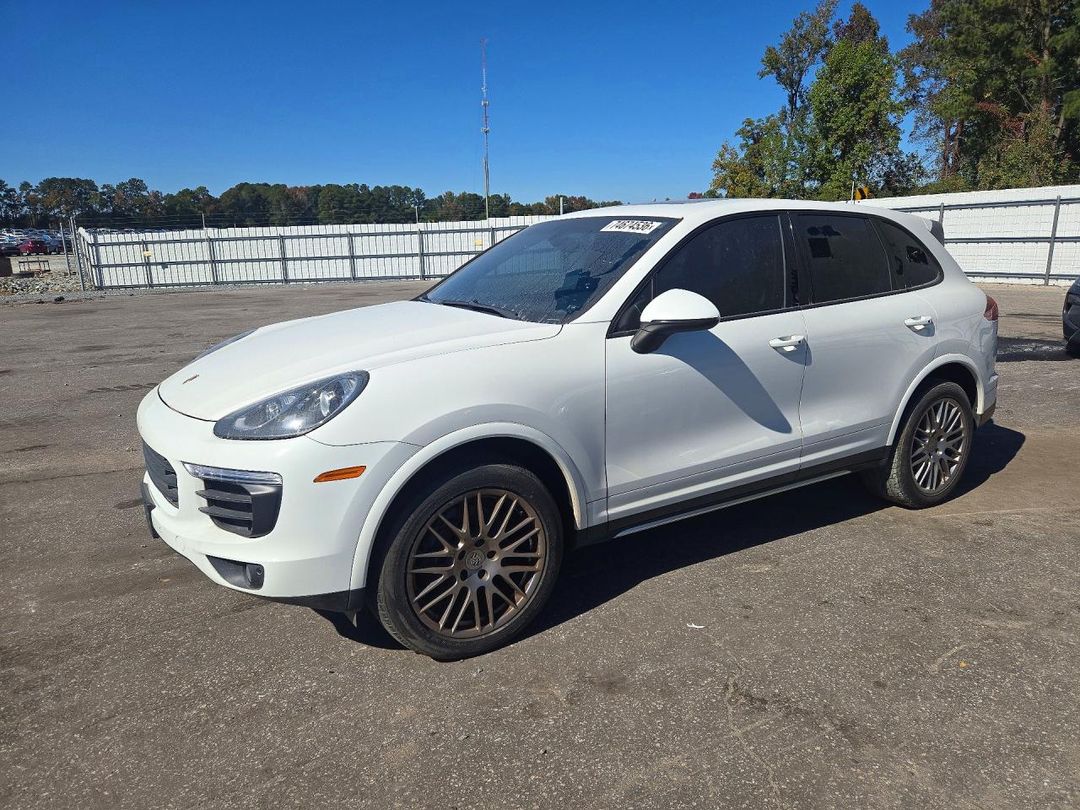 Вид 2016 PORSCHE CAYENNE, угол 1