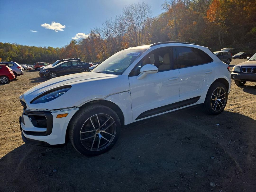 منظر 2026 PORSCHE MACAN BASE، زاوية 1