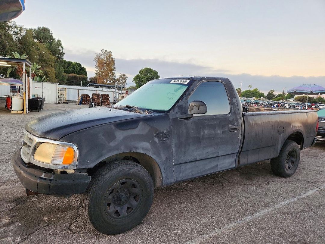 منظر 1999 FORD F250، زاوية 1