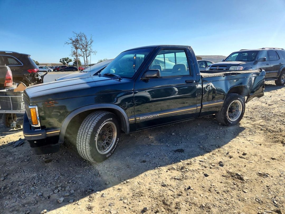منظر 1993 GMC SONOMA W/7 1/3' BOX، زاوية 1