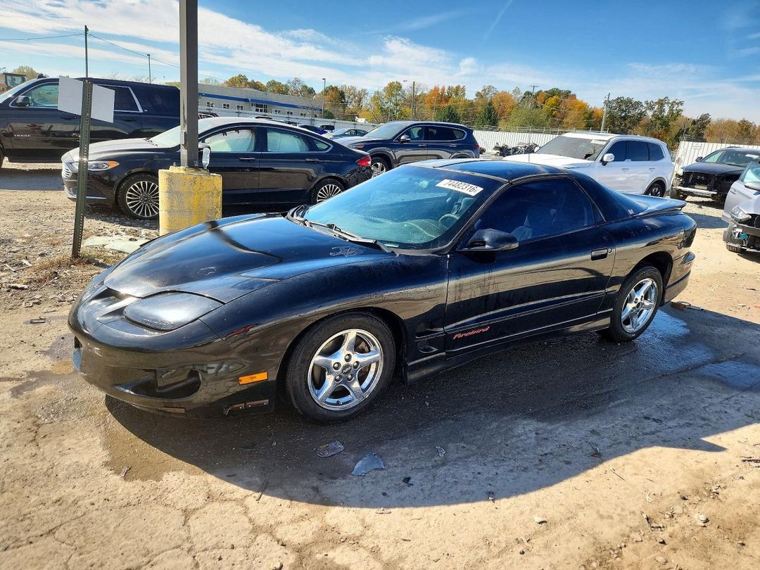 Vue de 2000 PONTIAC FIREBIRD, angle 1