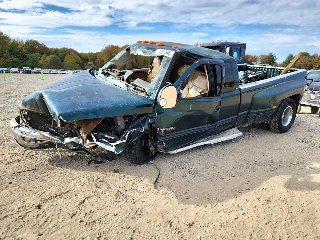 Vista de 2000 DODGE RAM 3500, ángulo 1