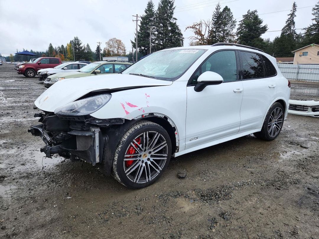 Вид 2016 PORSCHE CAYENNE GTS, угол 1