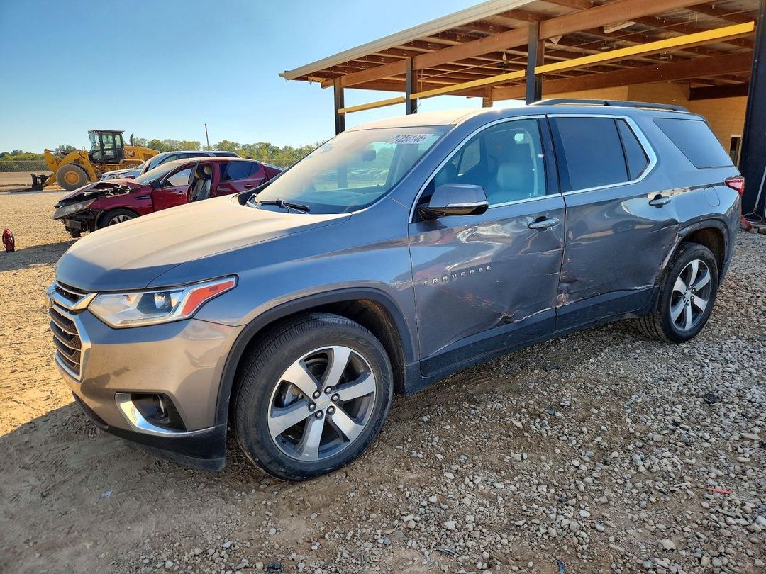 Вид 2019 CHEVROLET TRAVERSE LT, угол 1