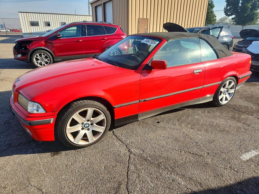 Vue de 1994 BMW 325 IC AUTOMATIC, angle 1