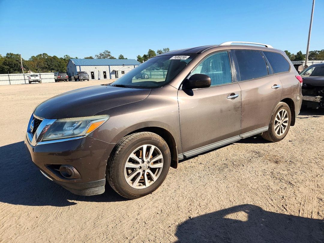 Vue de 2015 NISSAN PATHFINDER S, angle 1