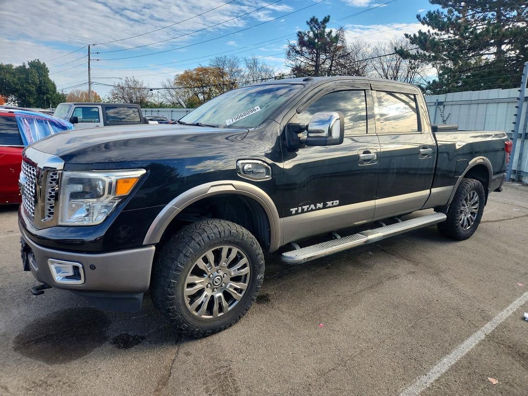 منظر 2016 NISSAN TITAN XD PLATINUM RESERVE، زاوية 1
